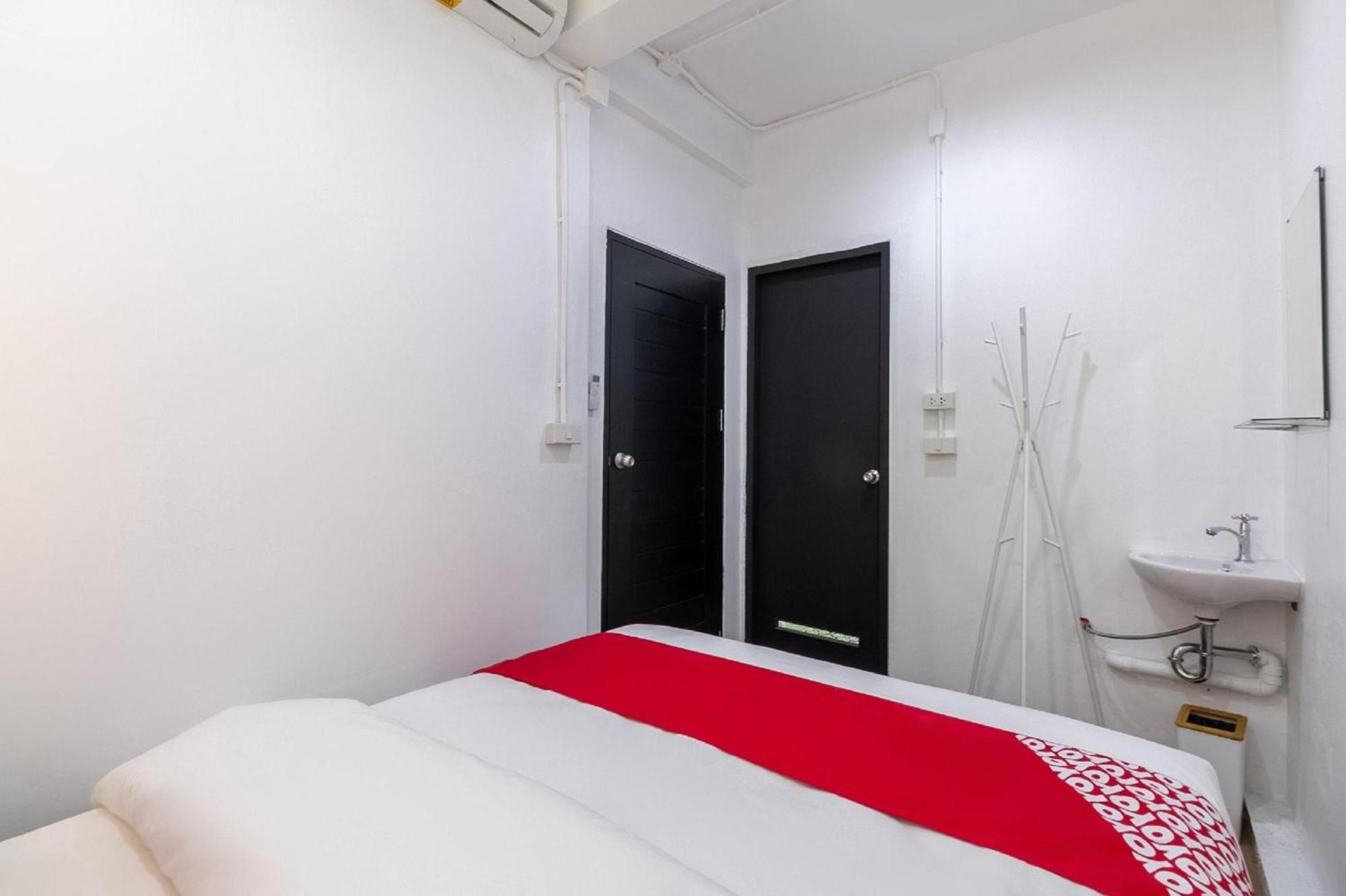 Kudi Hostel Bangkok Exterior photo